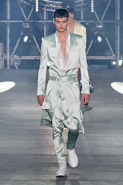 Look 39